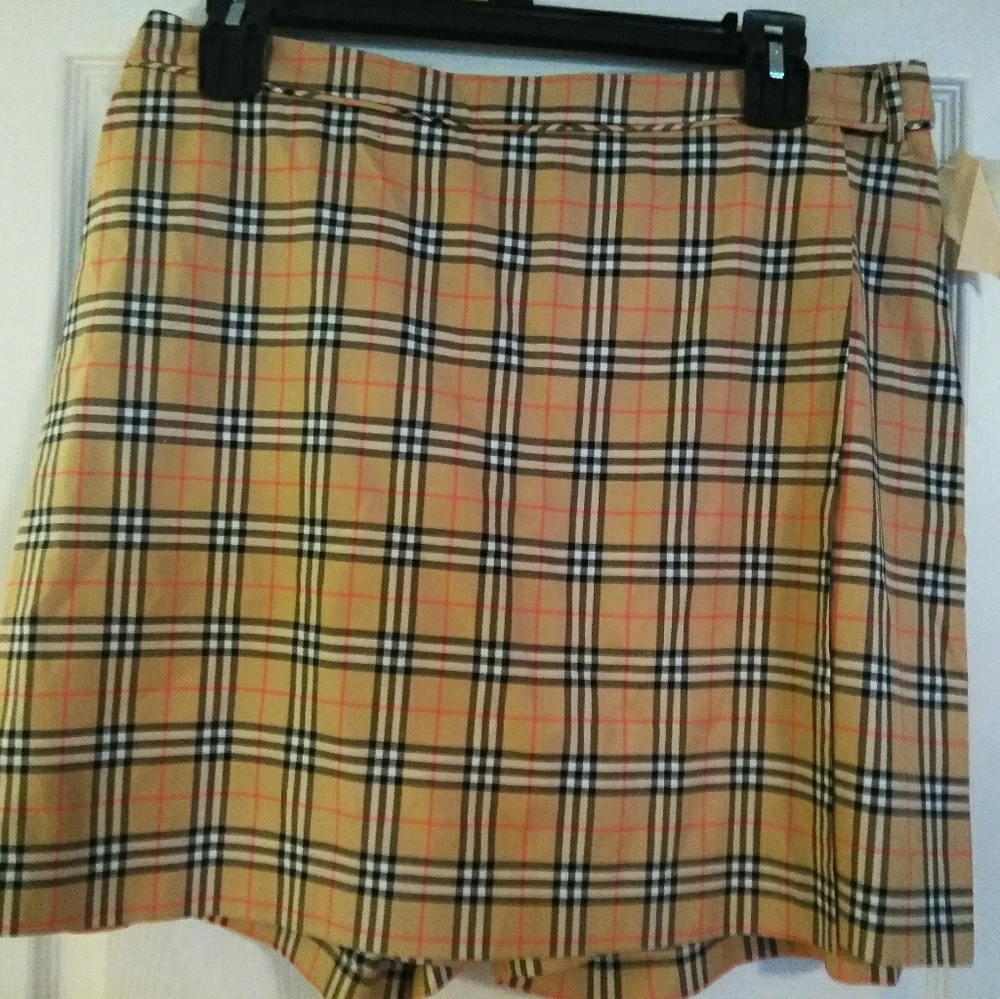 Burberry skort